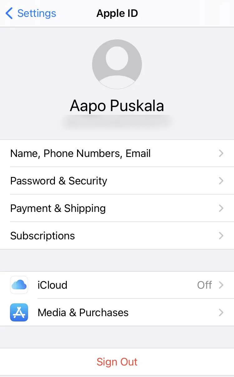 
Now you've logged out of iCloud.
To log back in, tap on iCloud and proceed.
Then try to delete the calendar again.
